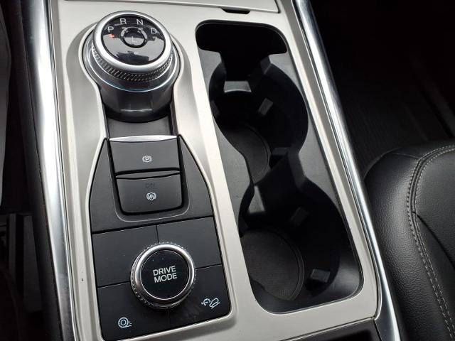 2022 Ford Explorer - $24,980