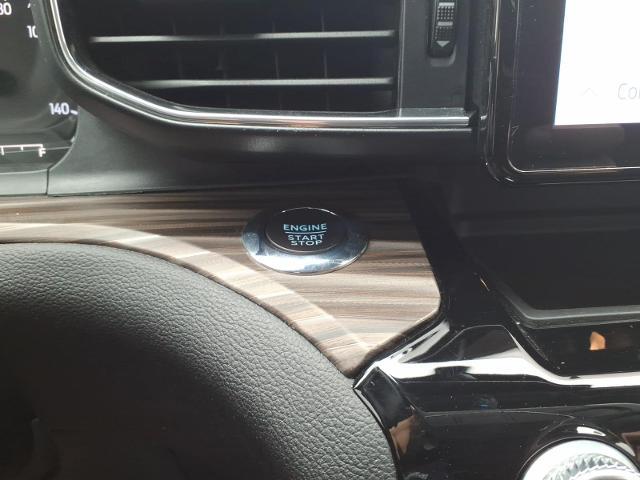 2022 Ford Explorer - $24,980