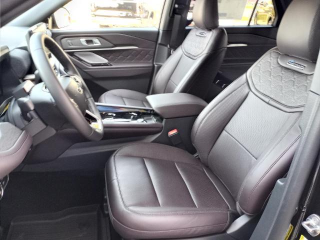 2023 Ford Explorer - $35,990