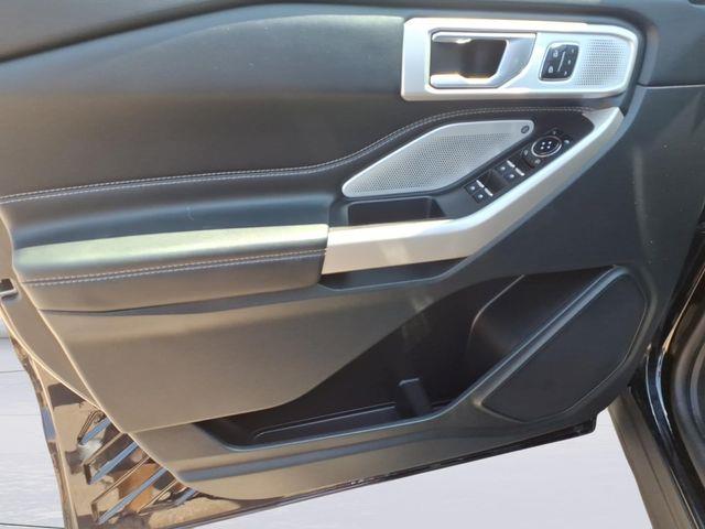 2023 Ford Explorer - $27,500