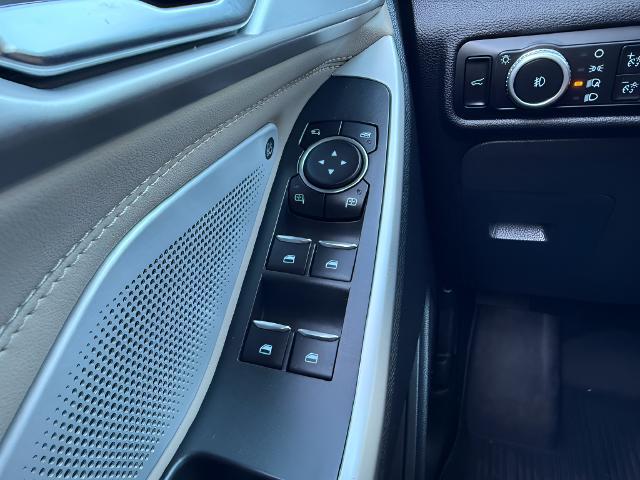 2023 Ford Explorer - $27,995