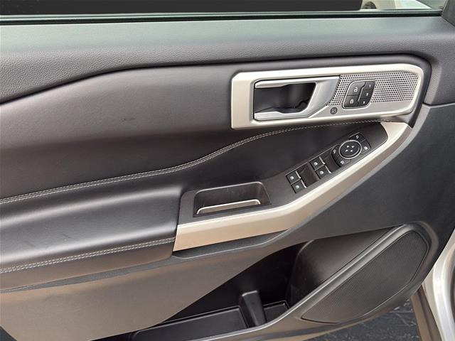 2023 Ford Explorer - $33,990