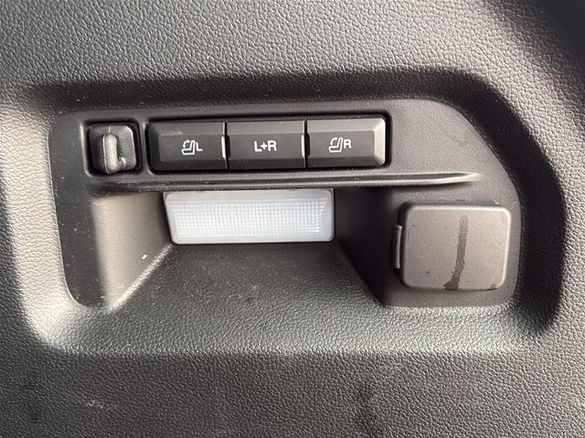 2023 Ford Explorer - $33,990