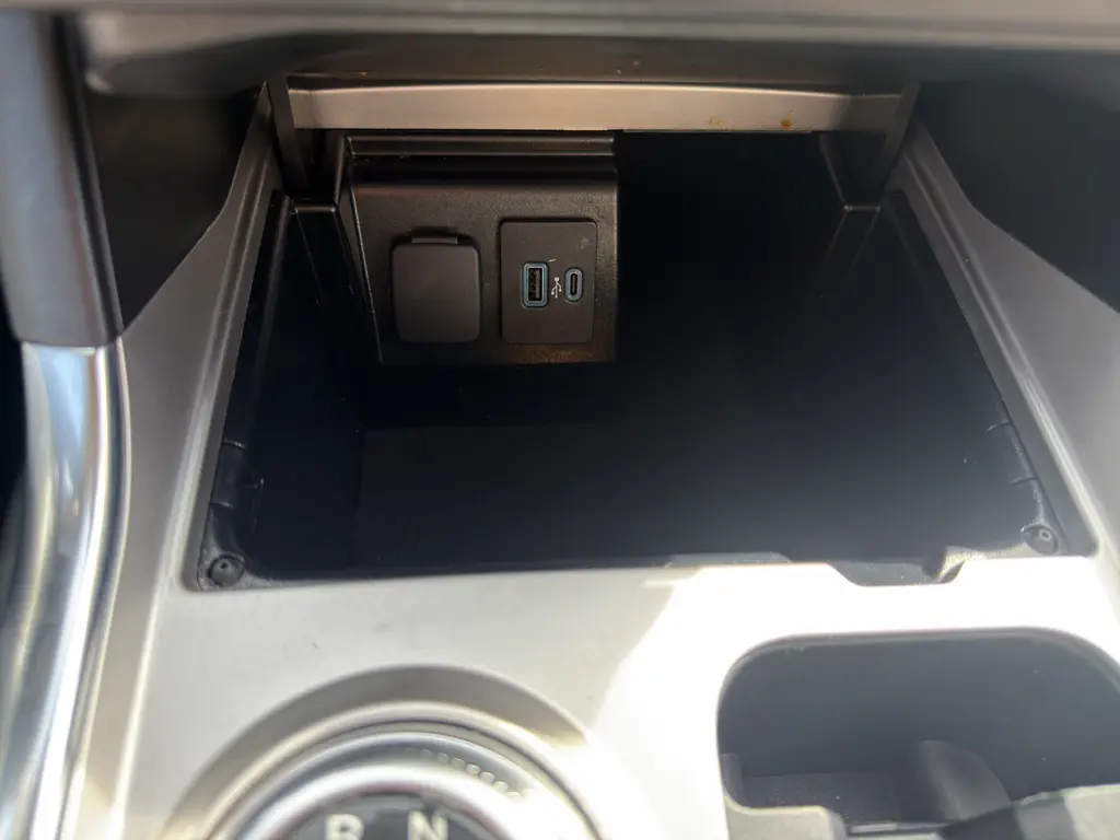 2023 Ford Explorer - $28,995