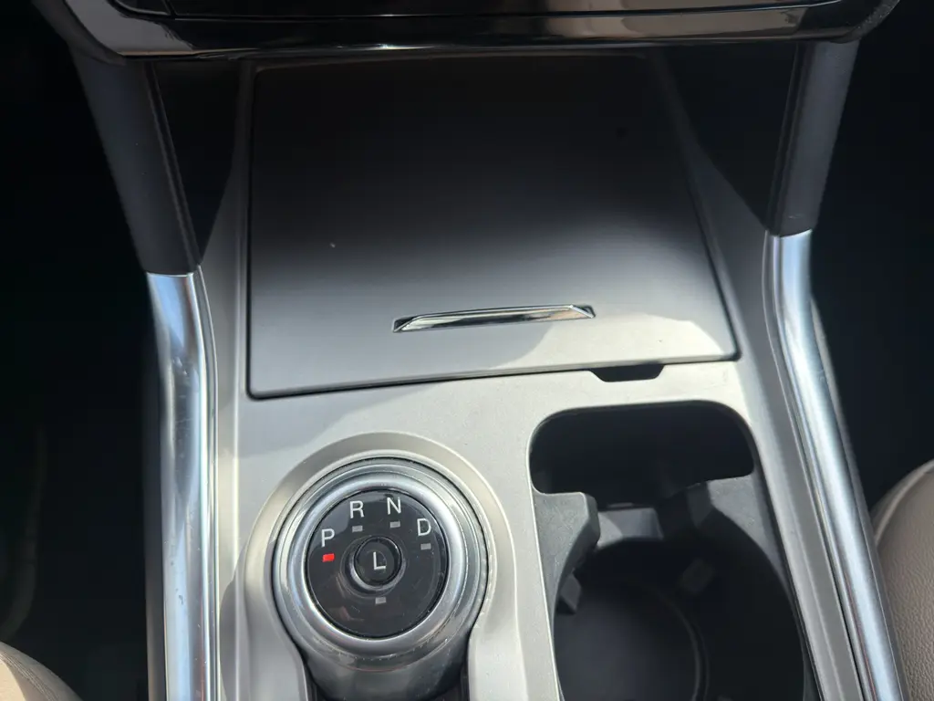 2023 Ford Explorer - $28,995