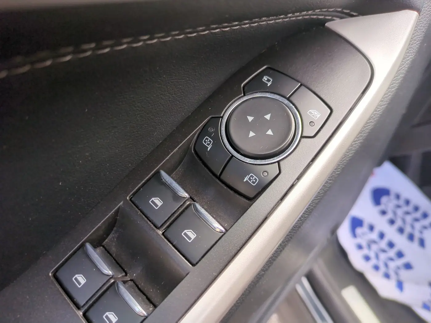 2023 Ford Explorer - $34,200