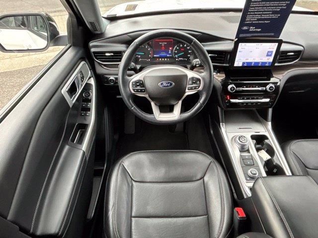 2022 Ford Explorer - $27,999