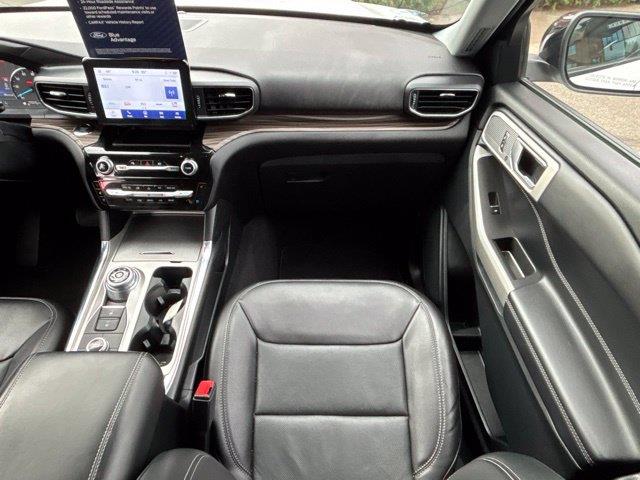 2022 Ford Explorer - $27,999