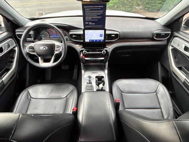 2022 Ford Explorer - $27,999