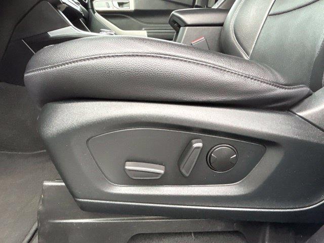2022 Ford Explorer - $27,999