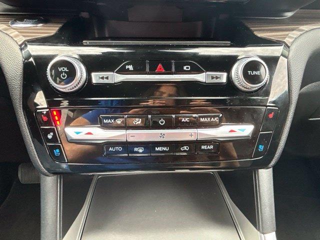 2022 Ford Explorer - $27,999