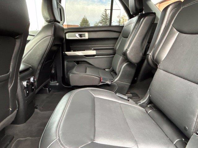 2022 Ford Explorer - $27,999