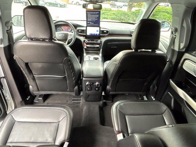 2022 Ford Explorer - $27,999