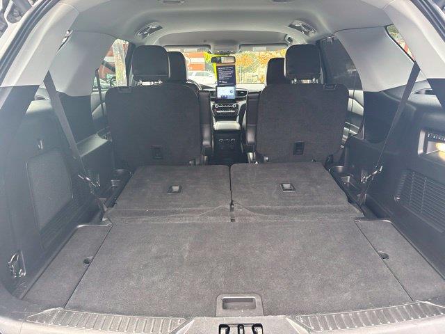 2022 Ford Explorer - $27,999