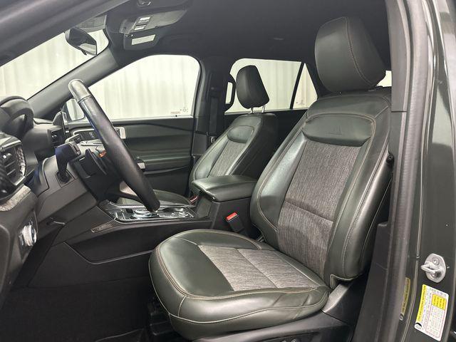 2022 Ford Explorer - $26,750