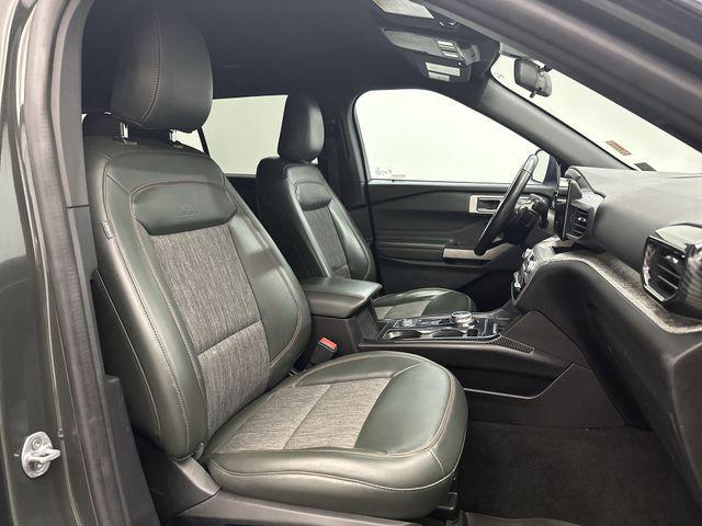 2022 Ford Explorer - $26,750