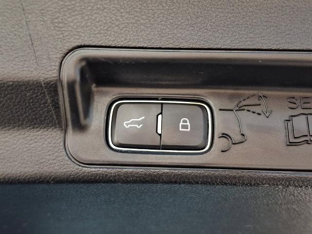 2022 Ford Explorer - $31,997