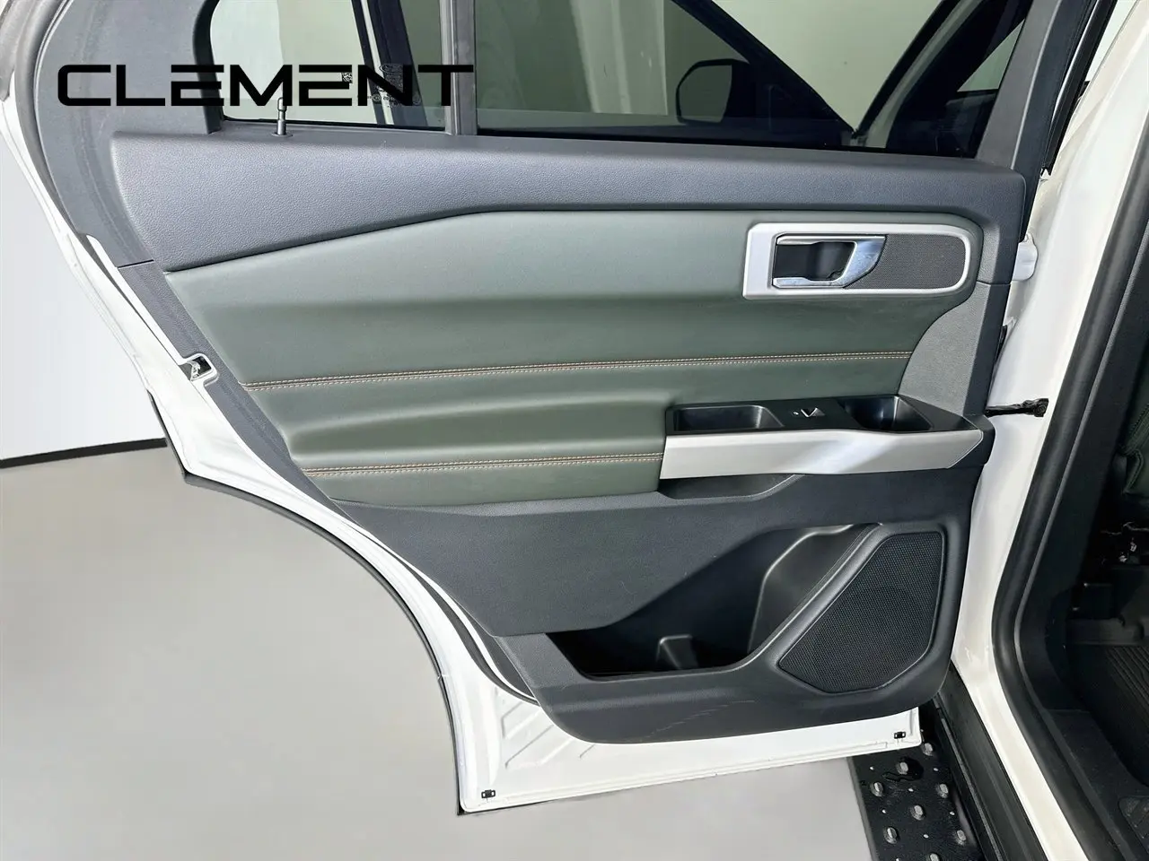 2022 Ford Explorer - $33,055