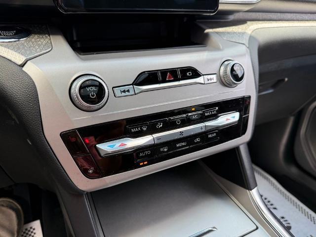 2023 Ford Explorer - $38,500