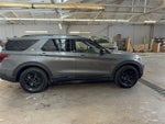 2023 Explorer Thumbnail 6