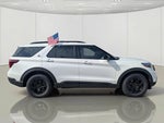2022 Explorer Thumbnail 5