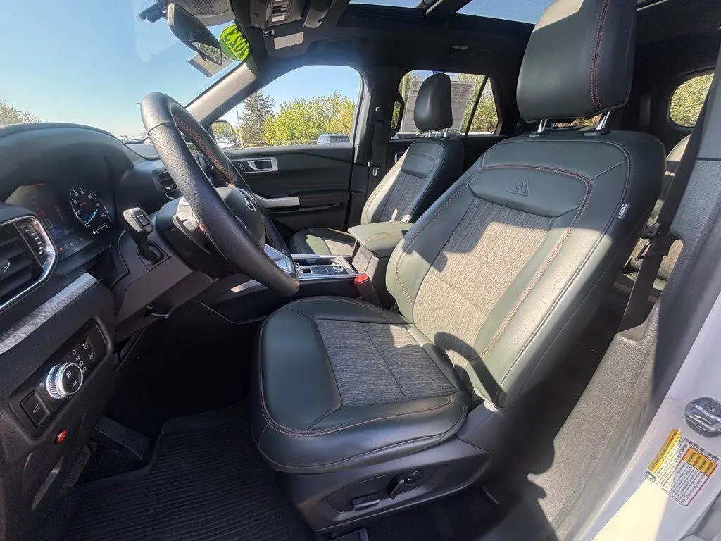 2023 Ford Explorer - $35,995