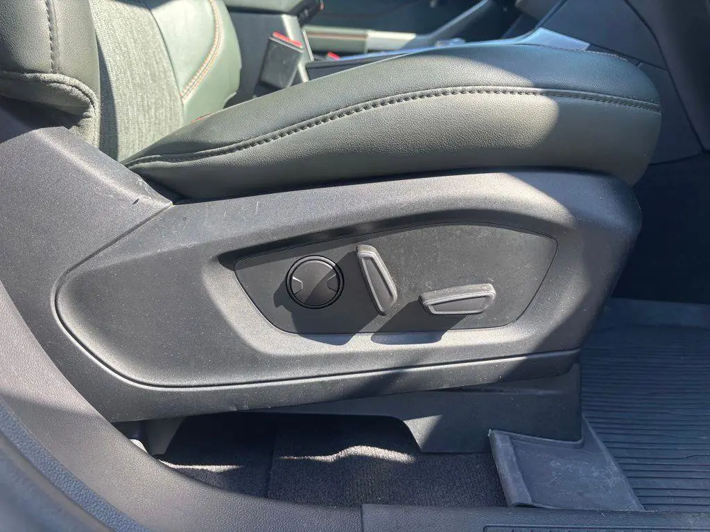 2023 Ford Explorer - $35,995