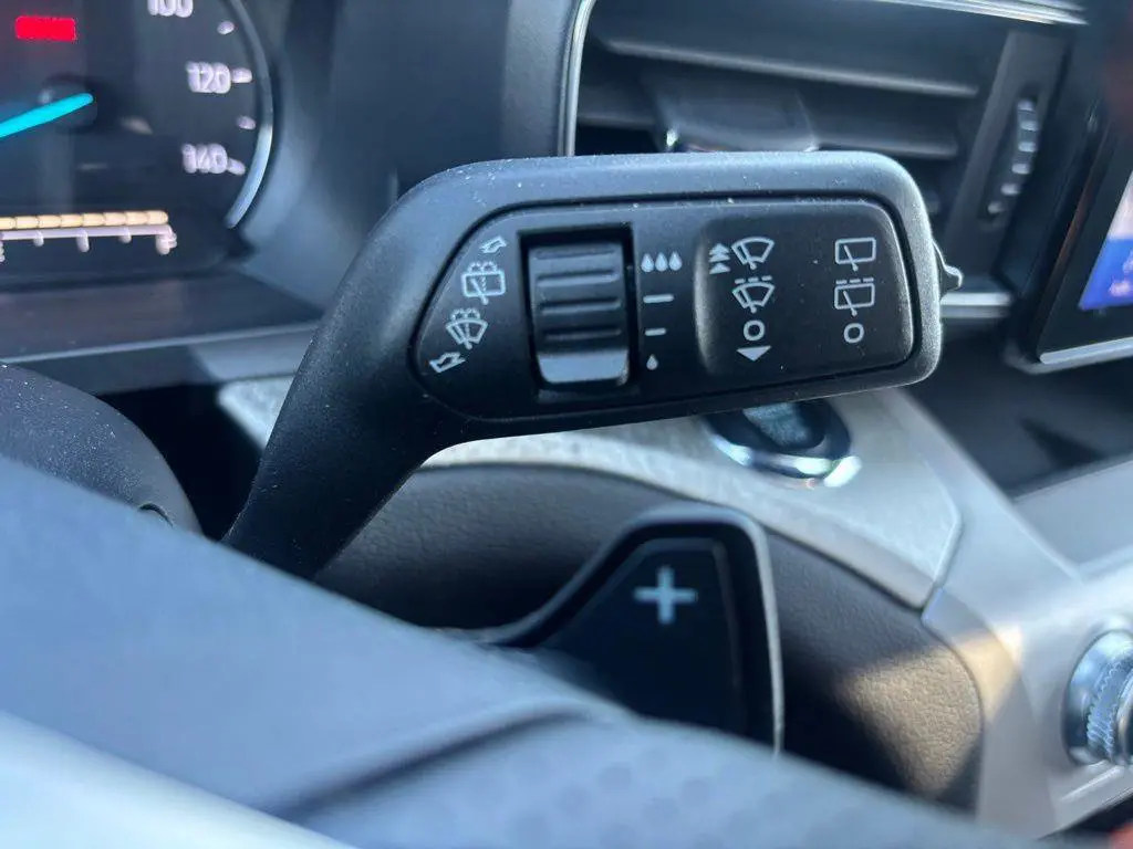 2023 Ford Explorer - $35,995