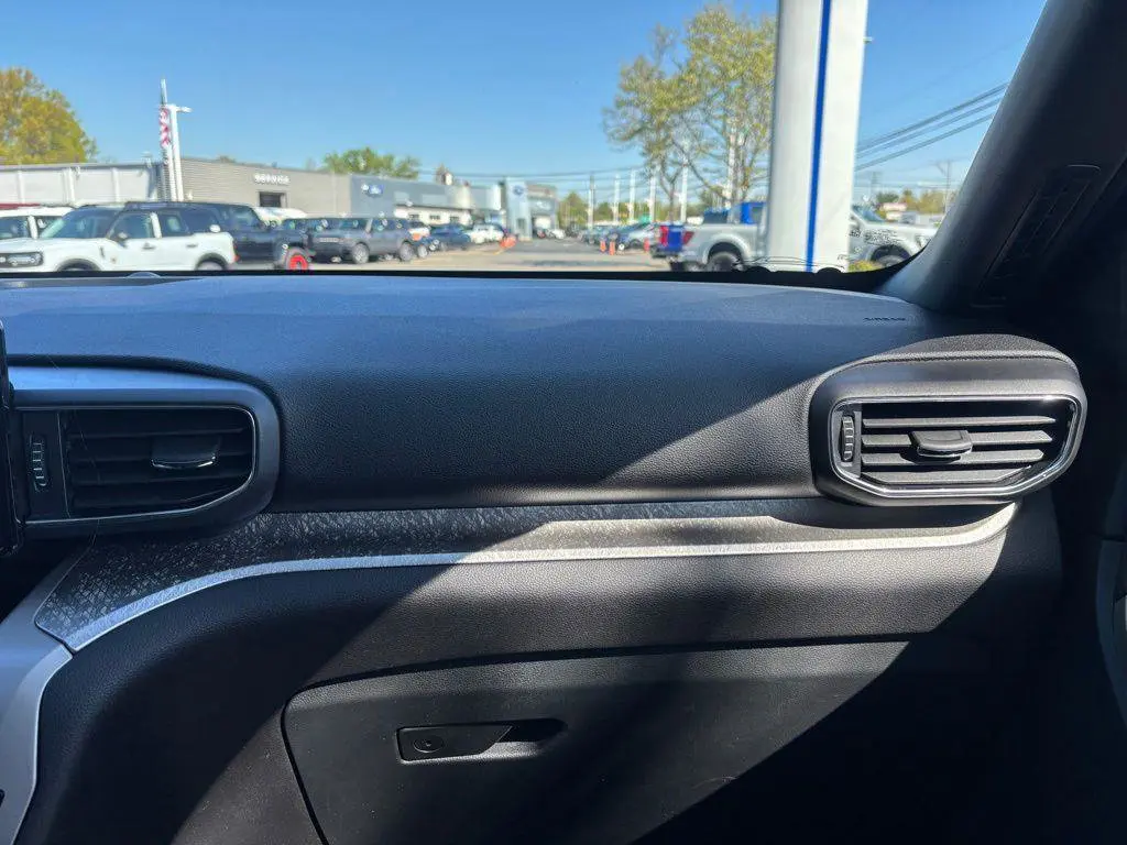 2023 Ford Explorer - $35,995