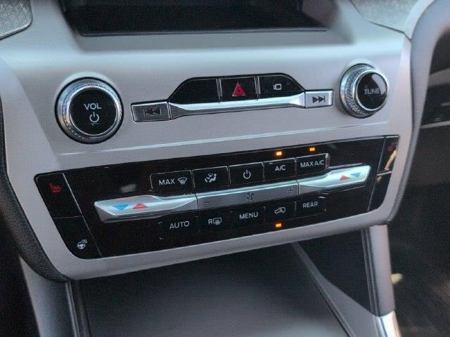 2022 Ford Explorer - $26,999