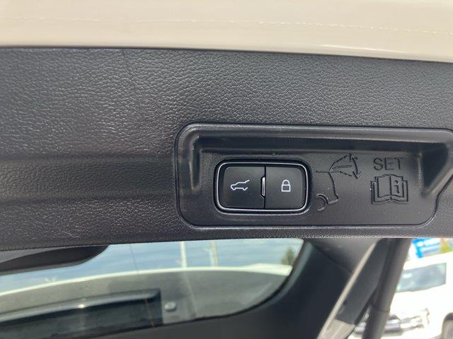 2022 Ford Explorer - $30,494