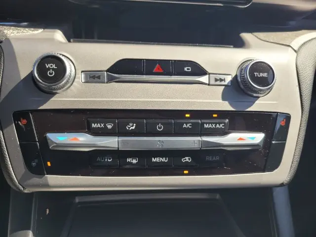 2022 Ford Explorer - $32,013