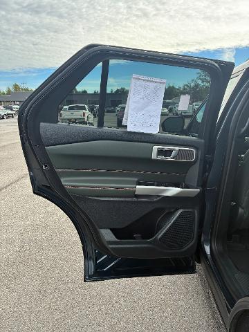 2023 Ford Explorer - $35,900