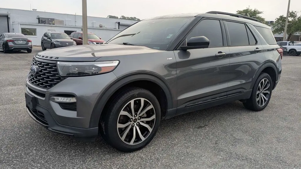 2022 Ford Explorer ST-Line