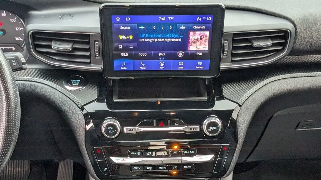 2022 Ford Explorer ST-Line