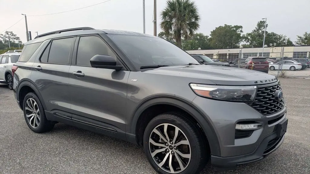 2022 Ford Explorer ST-Line