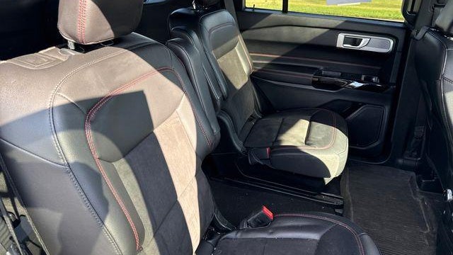 2024 Ford Explorer ST-Line