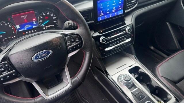 2024 Ford Explorer ST-Line