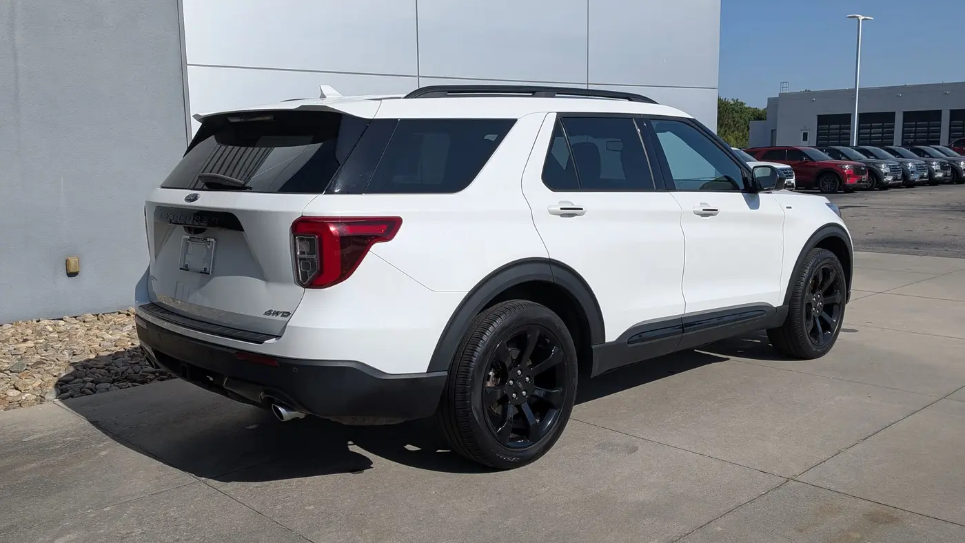 2023 Ford Explorer ST-Line