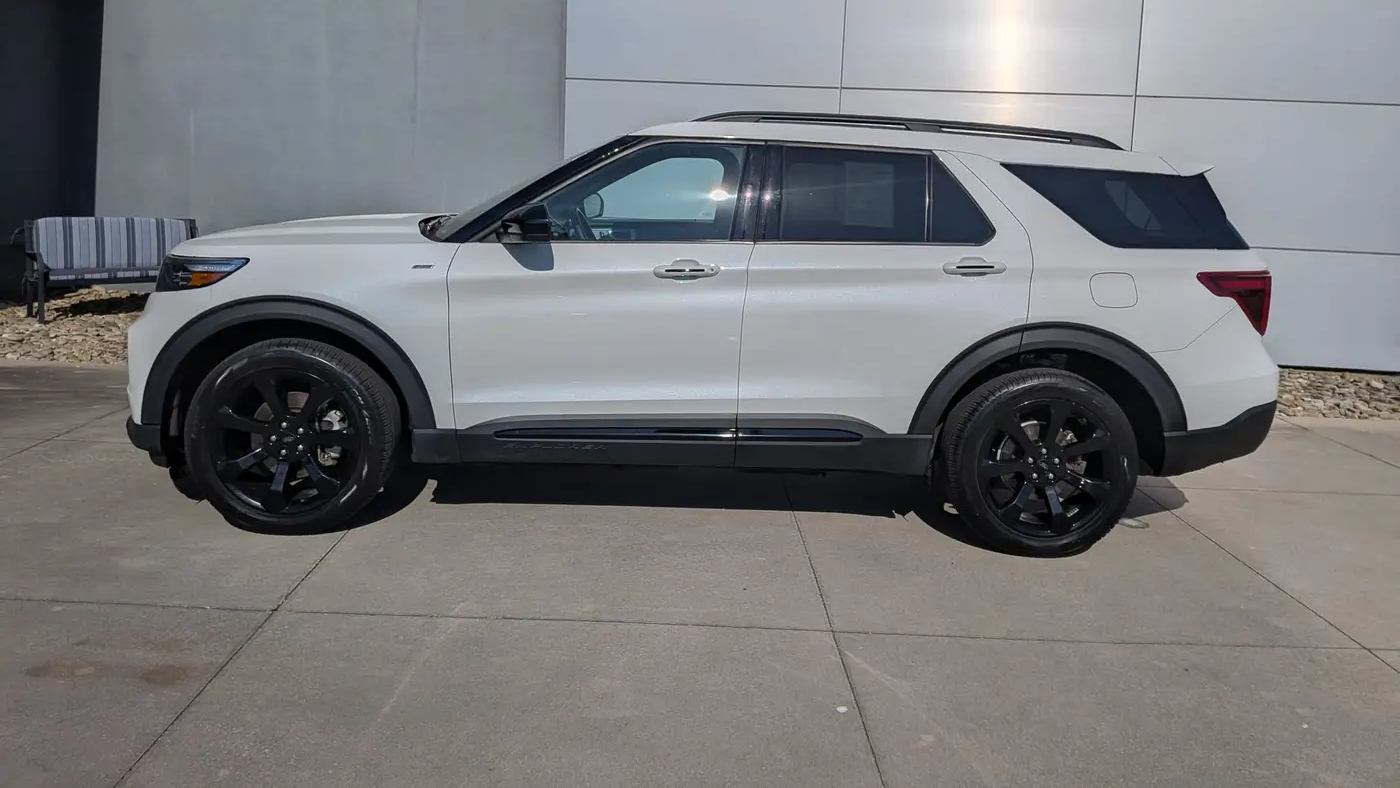 2023 Ford Explorer ST-Line