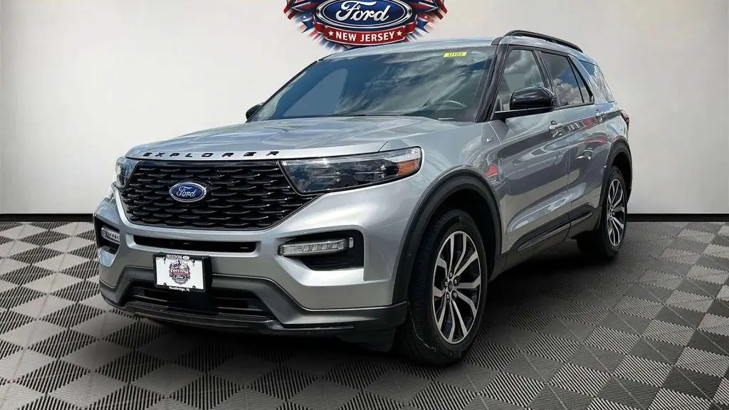 2023 Ford Explorer ST-Line