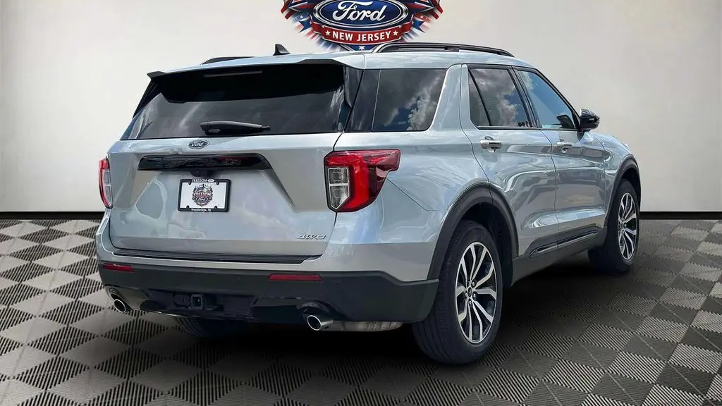 2023 Ford Explorer ST-Line