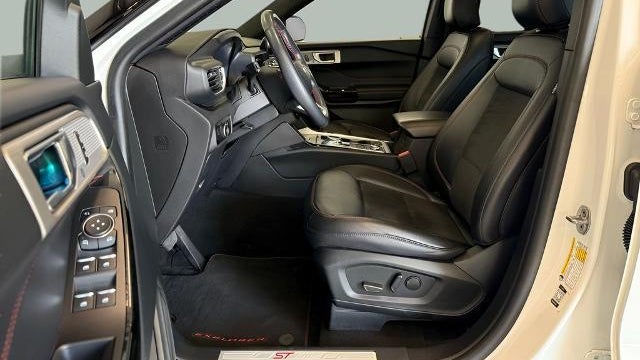 2024 Ford Explorer ST-Line