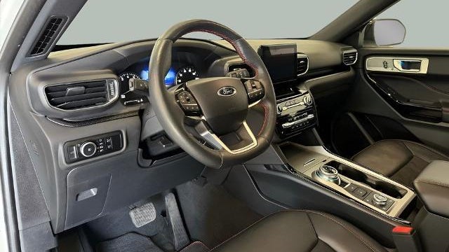 2024 Ford Explorer ST-Line