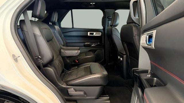 2024 Ford Explorer ST-Line