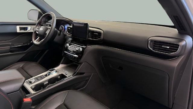 2024 Ford Explorer ST-Line