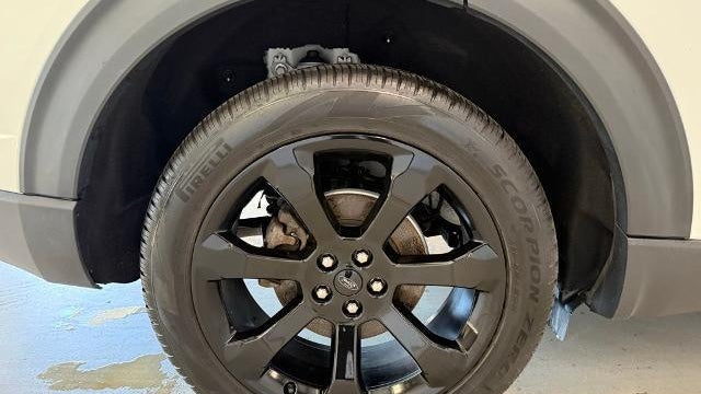 2024 Ford Explorer ST-Line