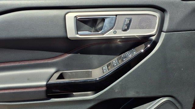 2024 Ford Explorer ST-Line