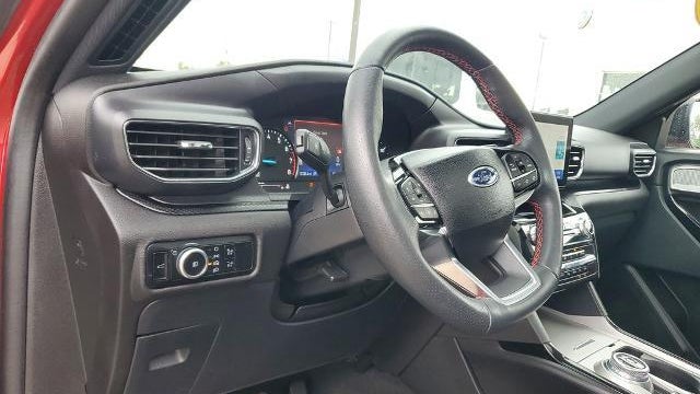 2024 Ford Explorer ST-Line