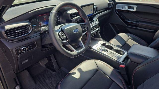 2024 Ford Explorer ST-Line